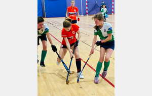 U14/12 filles à St Etienne : tournoi de hockey en salle